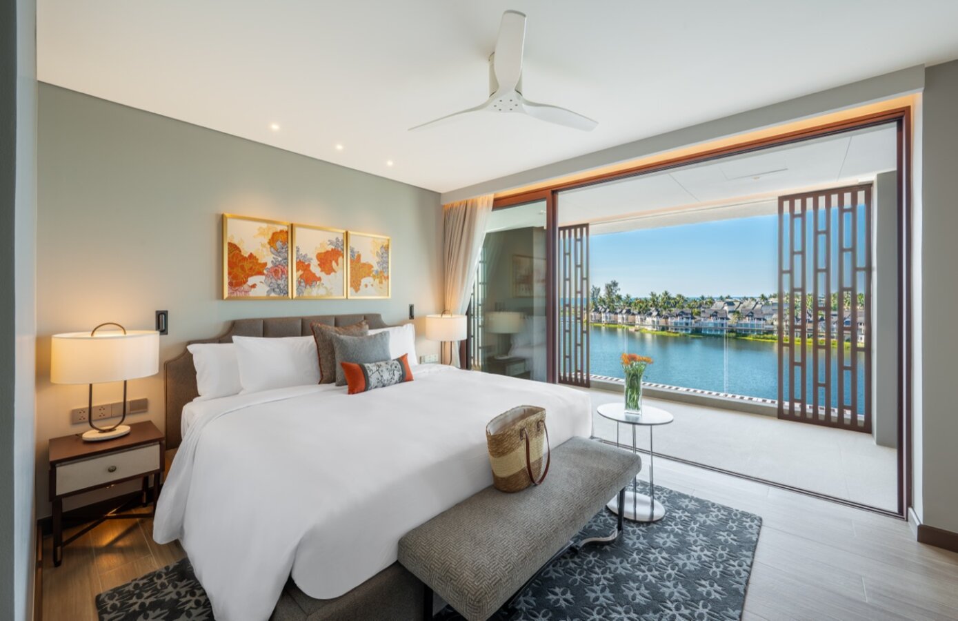Unrivalled Seaview Condominiums