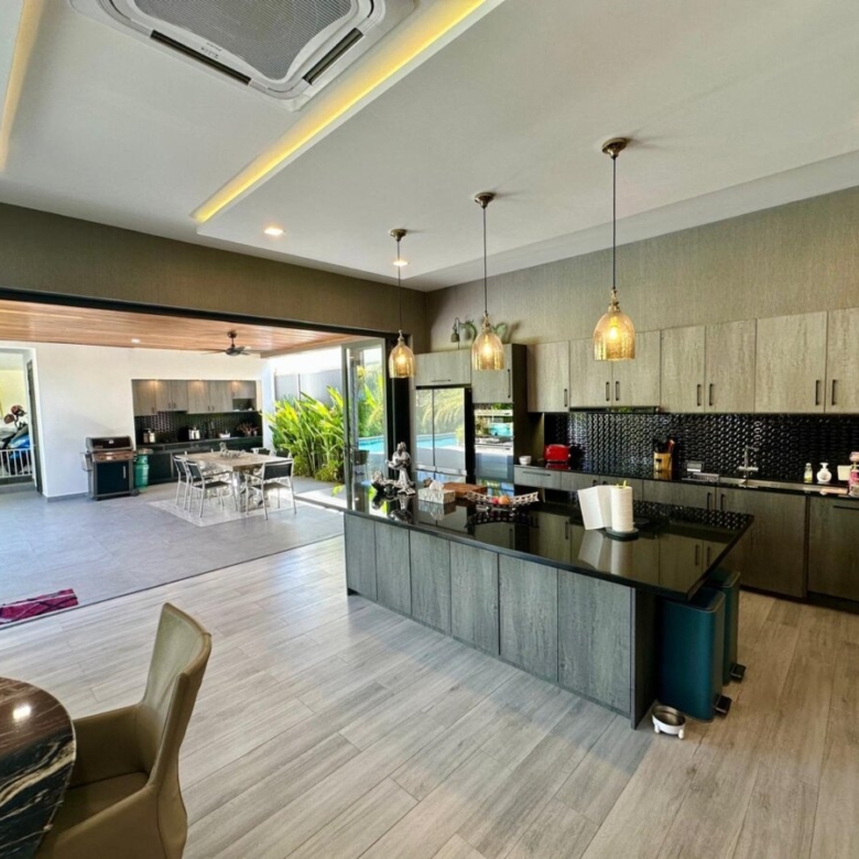 Luxury 4-Bedroom Pool Villa in the Heart of Rawai