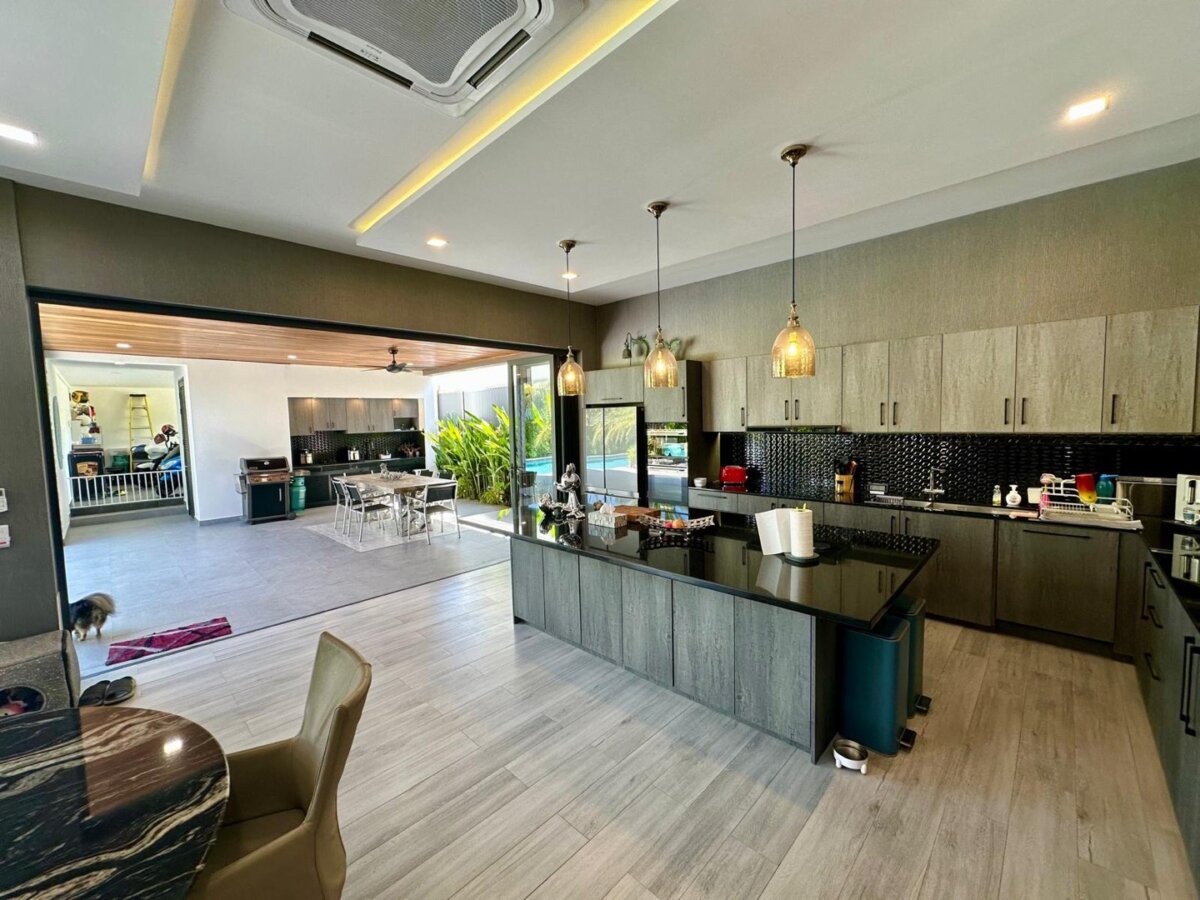 Luxury 4-Bedroom Pool Villa in the Heart of Rawai
