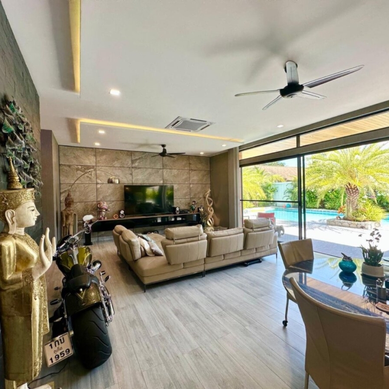 Luxury 4-Bedroom Pool Villa in the Heart of Rawai