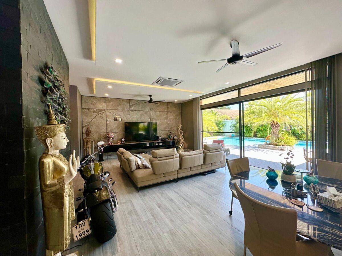 Luxury 4-Bedroom Pool Villa in the Heart of Rawai