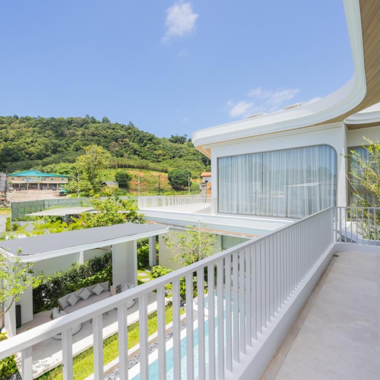 High-End Tropical 4-Bedroom Pool Villas in Saiyuan, Rawai