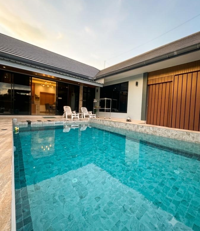  Luxury 3BR Pool Villa – Ao Nang Soi 1, Krabi