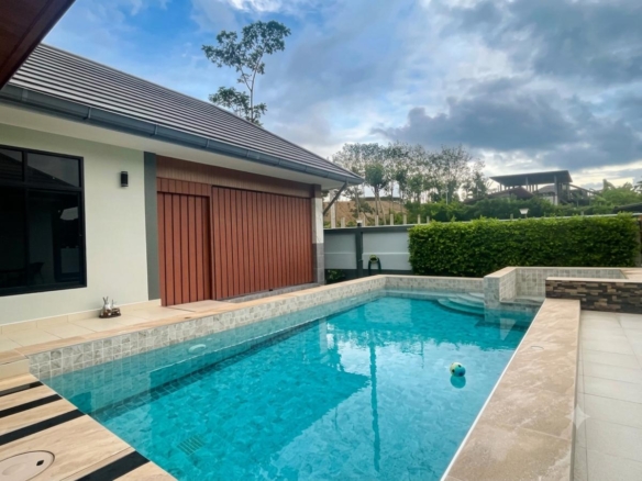  Luxury 3BR Pool Villa – Ao Nang Soi 1, Krabi