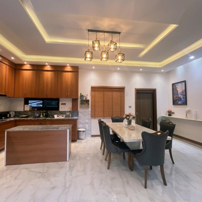  Luxury 3BR Pool Villa – Ao Nang Soi 1, Krabi