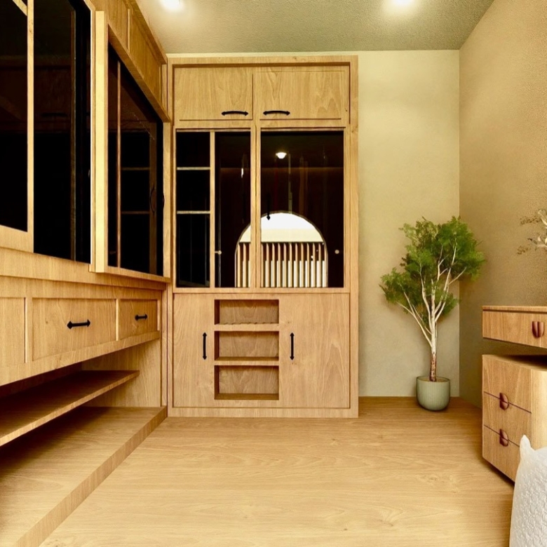 A Rare 4-Bedroom Modern Tropical Pool Villa Close to Lamai