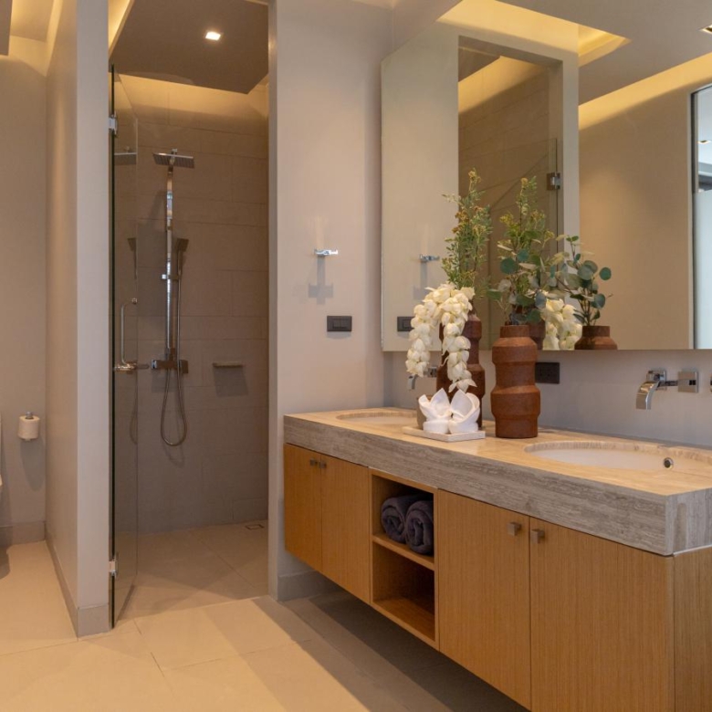 Tropical Luxury Pool Villas in Thep Krasattri, Phuket