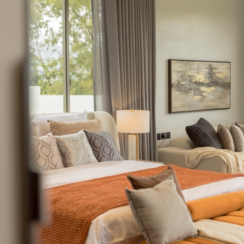 Exclusive Golfside Luxury Pool Villas in Kathu