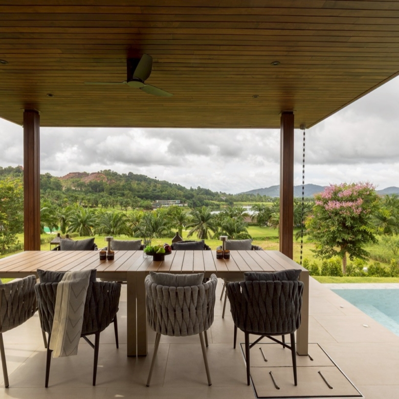 Exclusive Golfside Luxury Pool Villas in Kathu