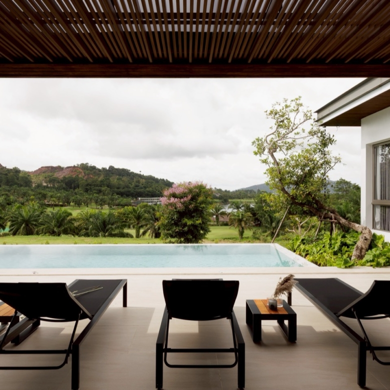 Exclusive Golfside Luxury Pool Villas in Kathu