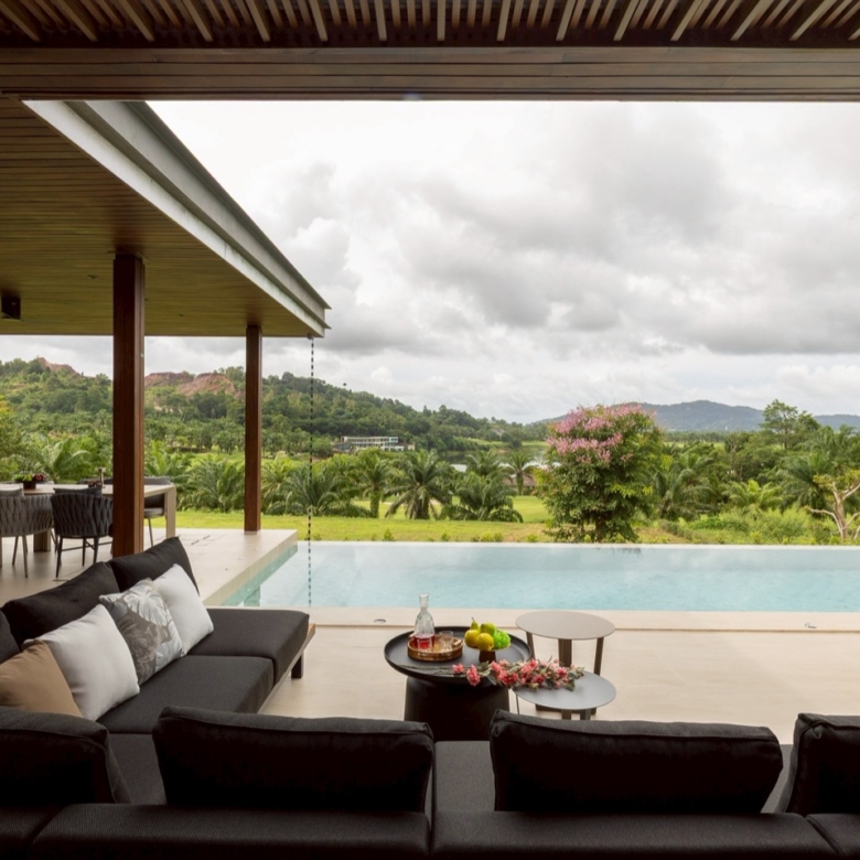 Exclusive Golfside Luxury Pool Villas in Kathu