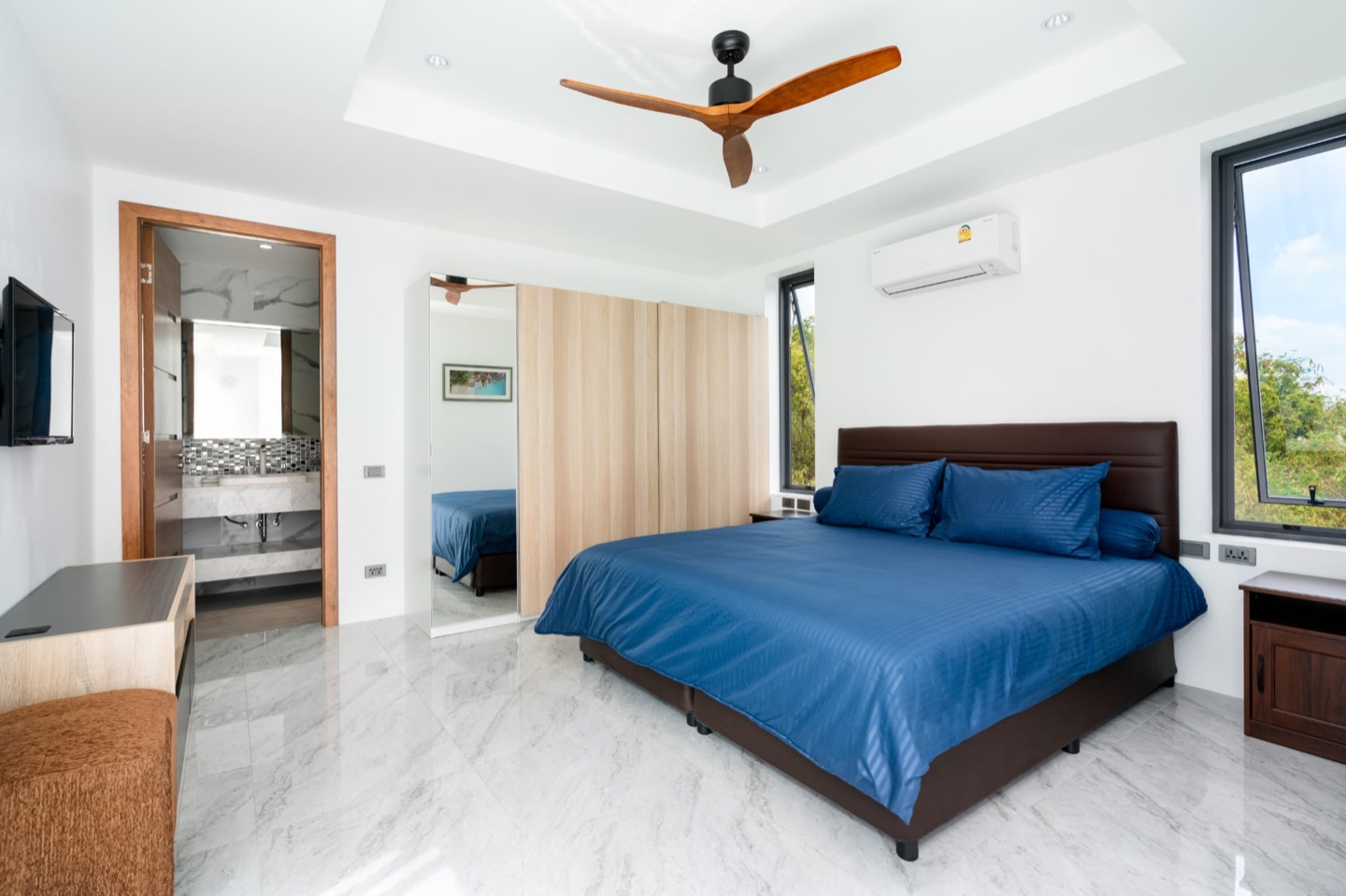 Modern 4-Bedroom Sunrise Sea View Villa