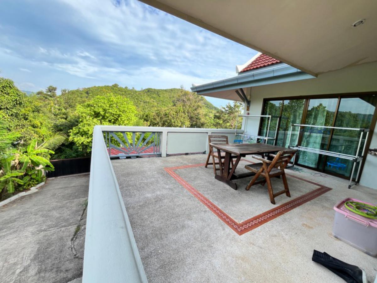 A Private Thai-Style Nature Sanctuary in Central Bangrak, Koh Samui