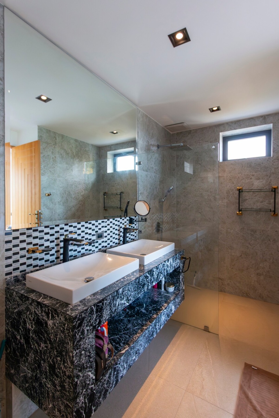  Elevate Your Lifestyle & Investment in Chaweng Noi