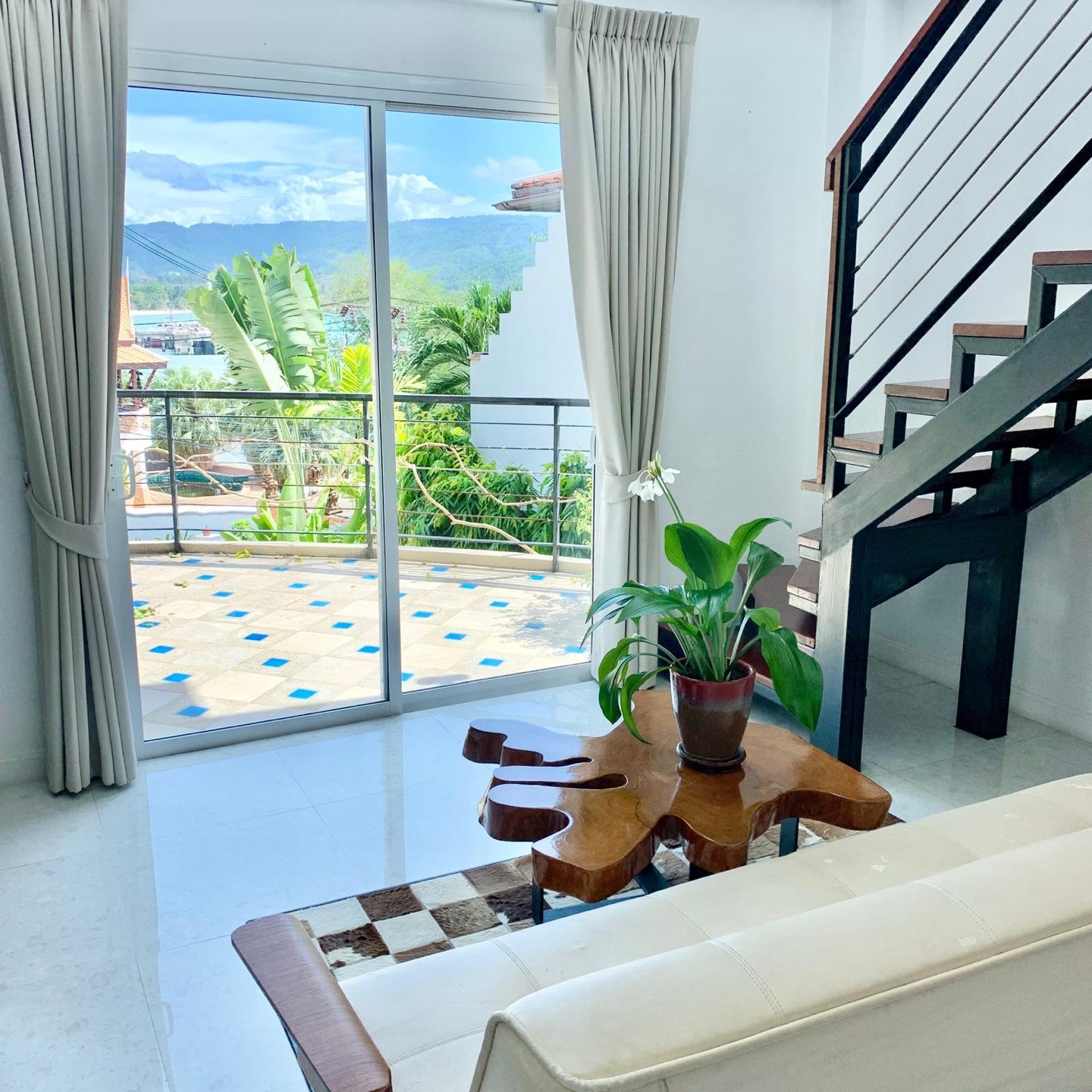 Vintage Hillside Villa Overlooking Bangrak Bay