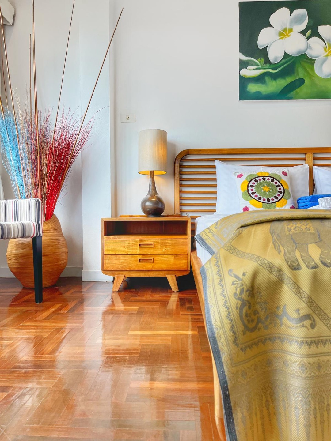 Vintage Hillside Villa Overlooking Bangrak Bay