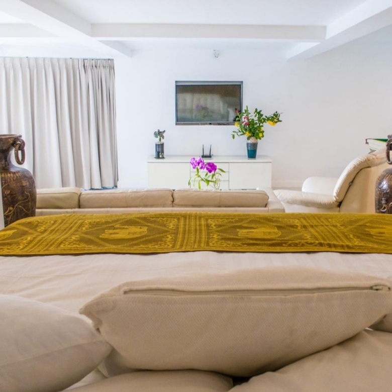 Vintage Hillside Villa Overlooking Bangrak Bay