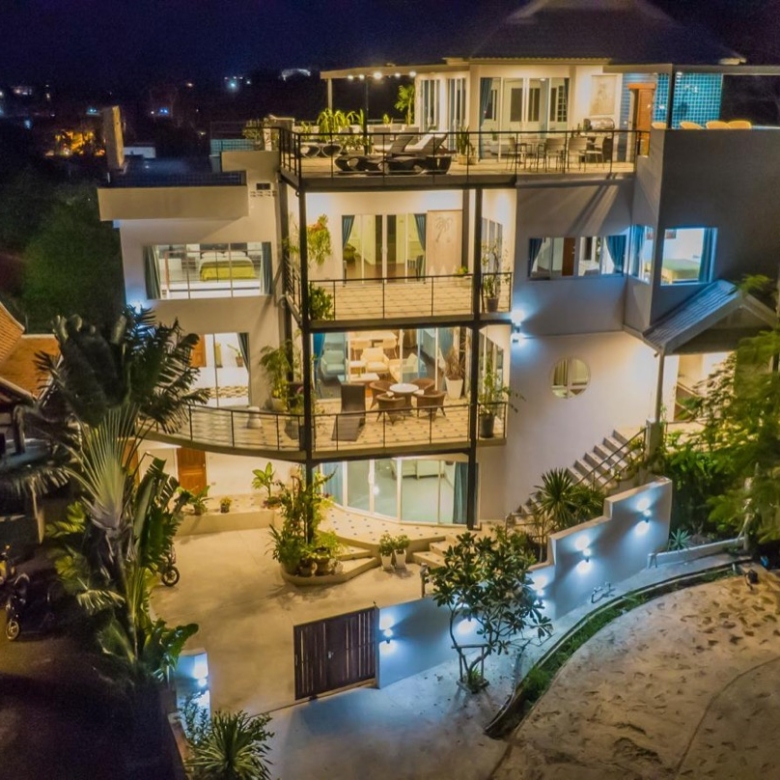Vintage Hillside Villa Overlooking Bangrak Bay